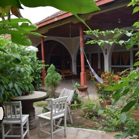 Casa Lucys Hostal Гранада Экстерьер фото
