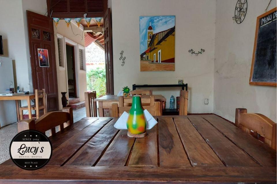 Casa Lucys Hostal Гранада Экстерьер фото